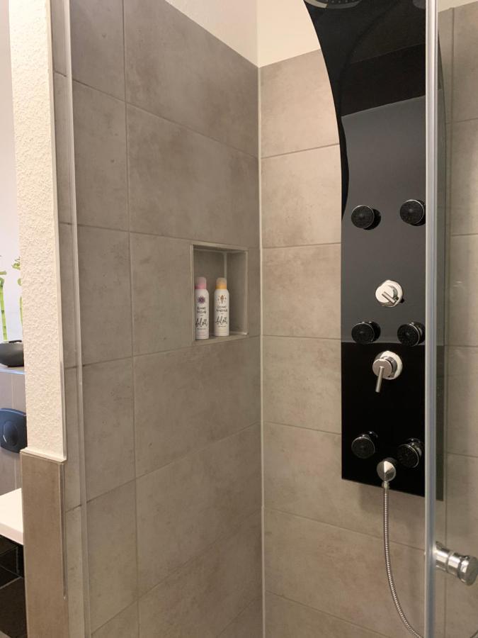 קמניץ 40 Qm Appartment Parkplatz, Balkon,Netflix, Prime מראה חיצוני תמונה